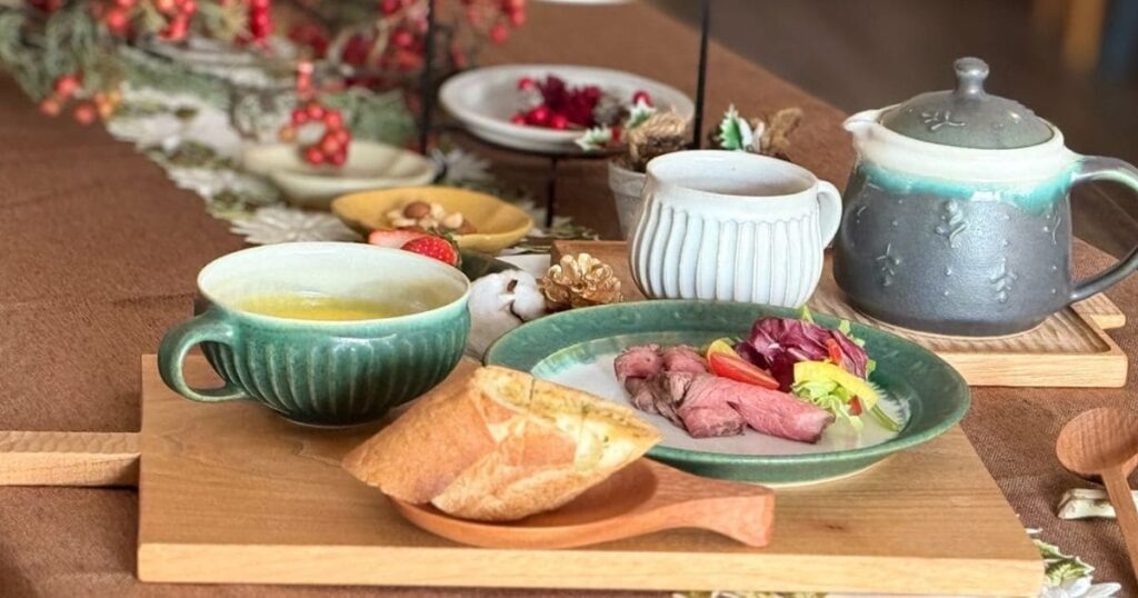 馬野裕美子さんの器を中心にクリスマスの食卓